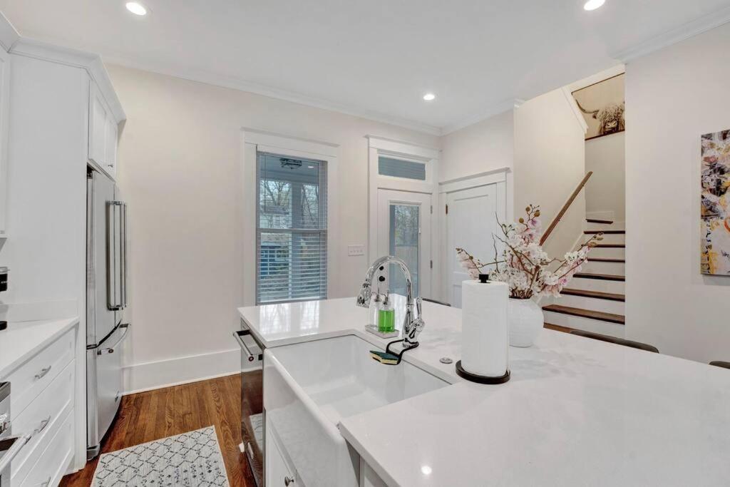 The Victorian - Elegant 3Br Home Near Overton Мемфис Екстериор снимка